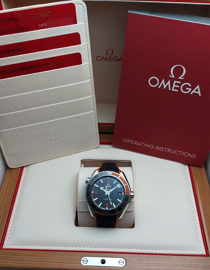 Omega Planet Ocean 600M Co-Axial Master Chronometer Ref. 215.32.44.21.01.001